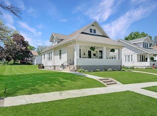 210 N Fairview Ave, Freeport, IL 61032