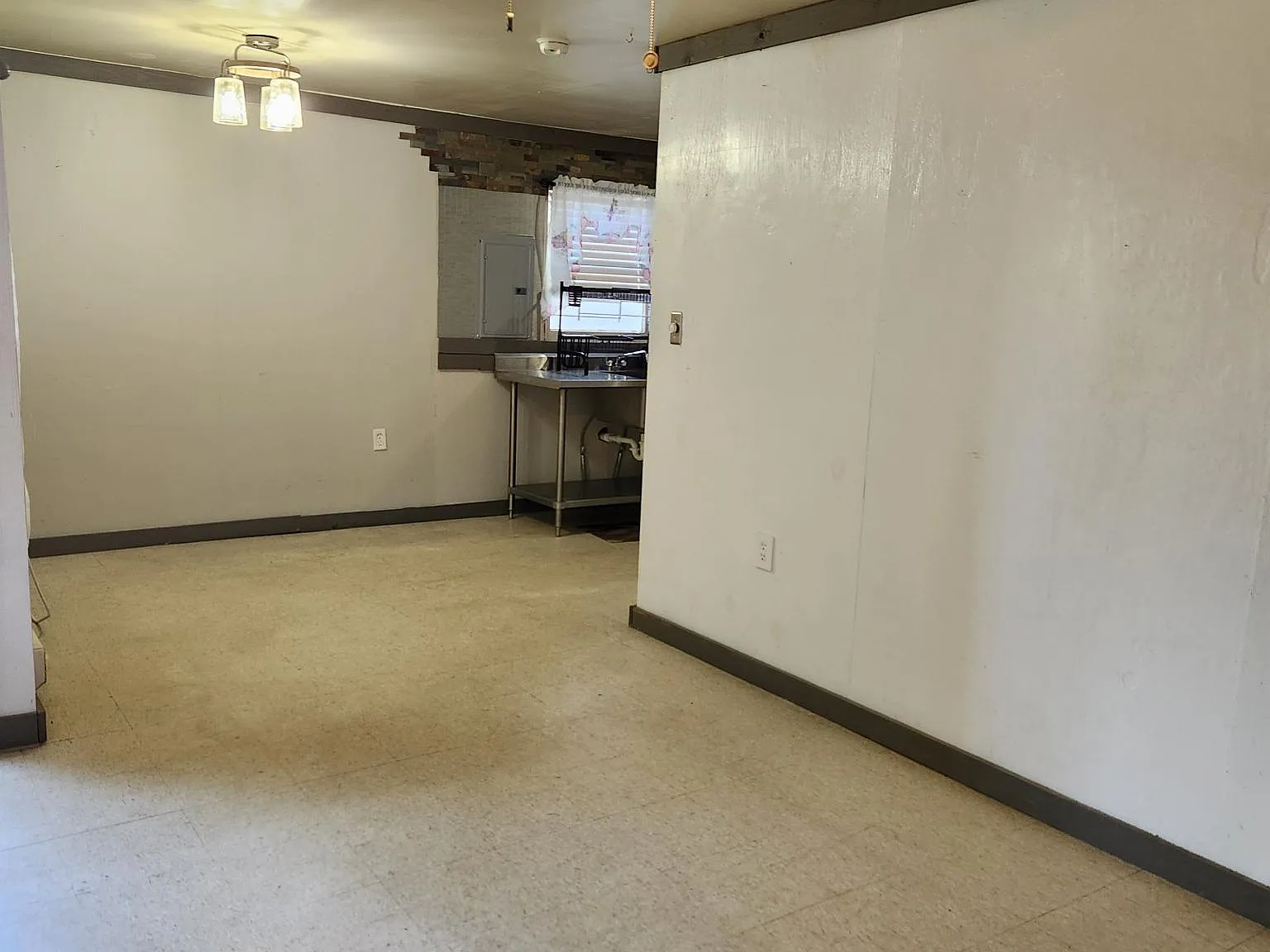 4057 Villa Ave — Photo 4