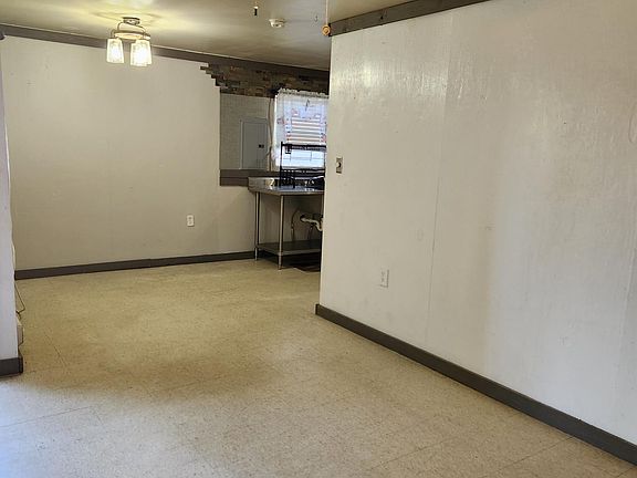 4th image of 4057 Villa Ave