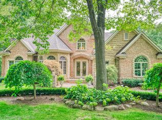 4793 Aljoann Rd, Brighton, MI 48116