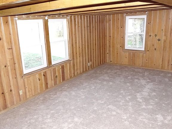 3rd image of 306 W Red Oak Rd