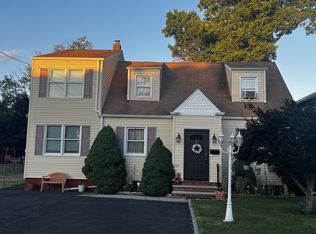 165 Woods Ave Floor 2, Bergenfield, NJ 07621