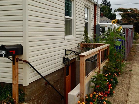 Private Entryway