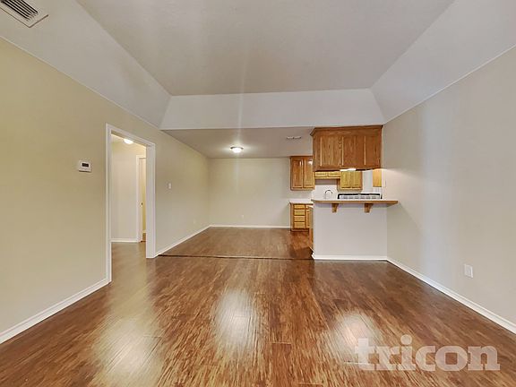 3rd image of 700 Stribling Cir