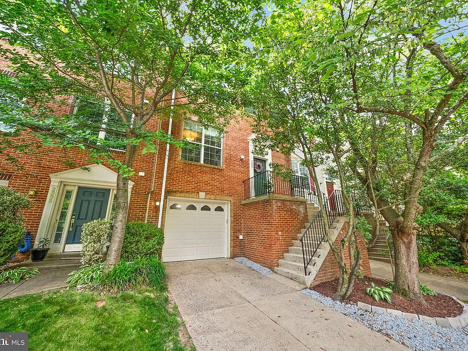 1st image of 2807 Roesh Way