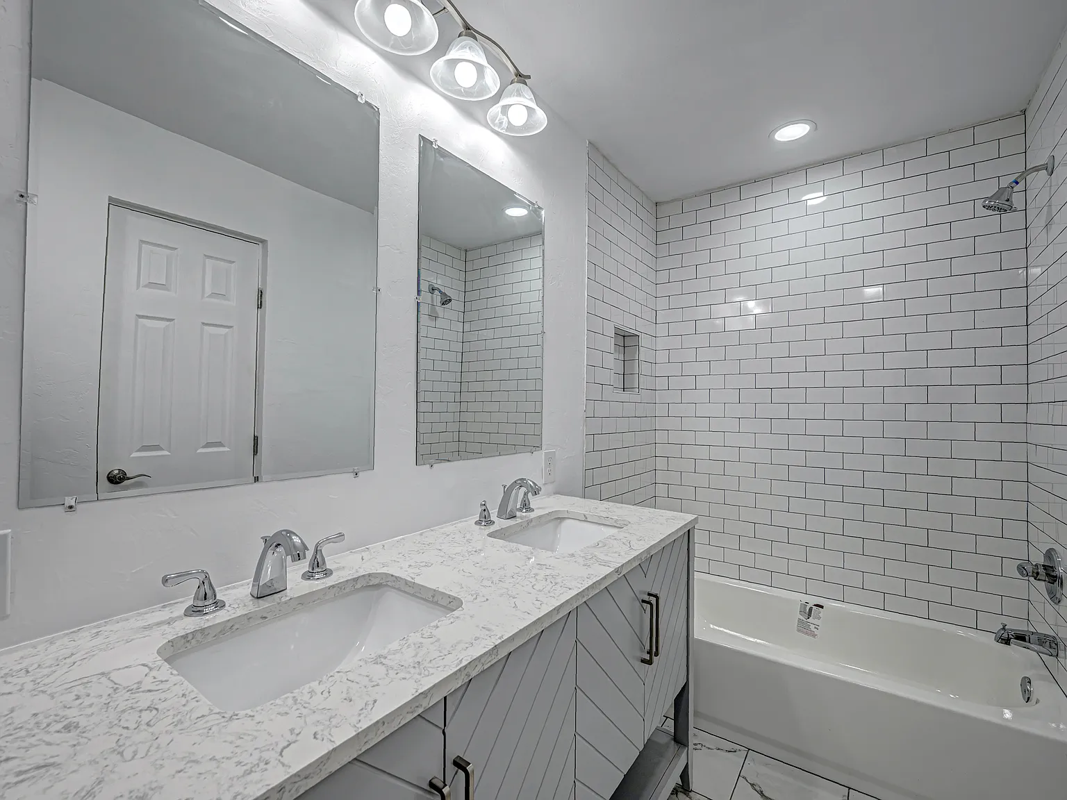 4 bed, 1496 sqft, $2,200 — Photo 3
