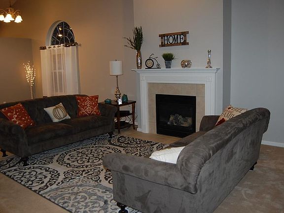 5th image of 8639 Primrose Ln