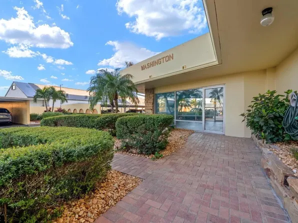 4550 Cove Cir APT 305, Saint Petersburg, FL 33708