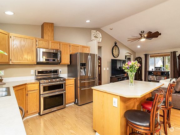 3rd image of 19311 Vista Drive