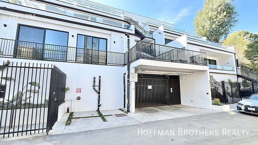 1st image of 3912 Kentucky Dr #201