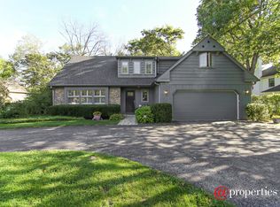 1825 Ridgewood Ln W, Glenview, IL 60025