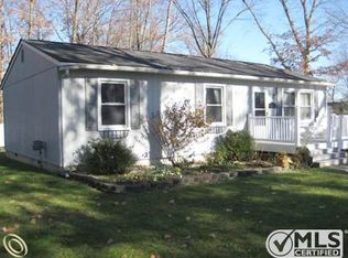 379 Delaware Rd, Whitmore lake, MI 48189