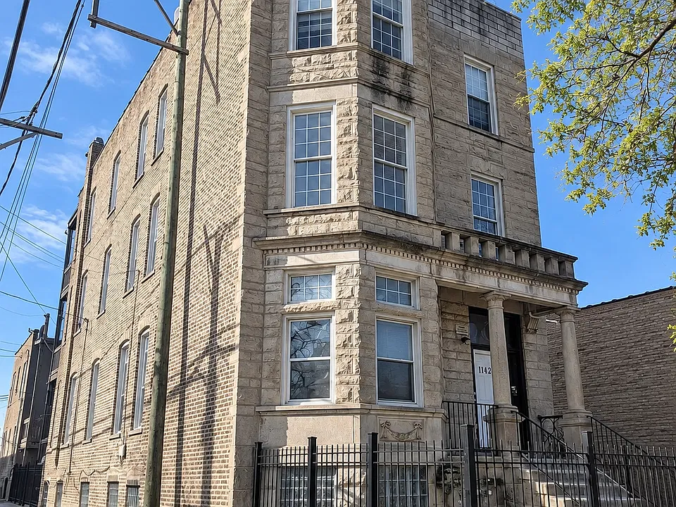 1142 S Francisco Ave #1R