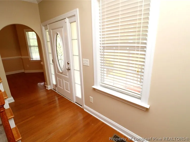 36 W Trafalgar Ct — Photo 2