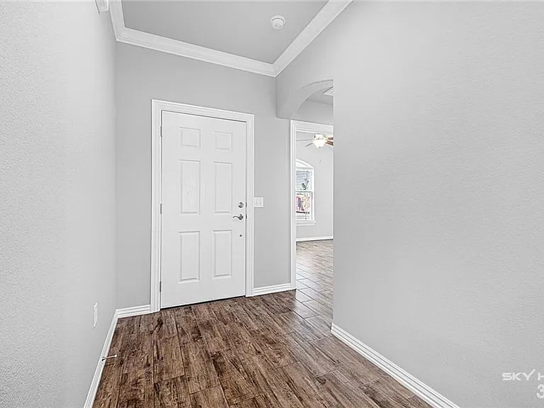 64 N Benchmark Ln — Photo 23