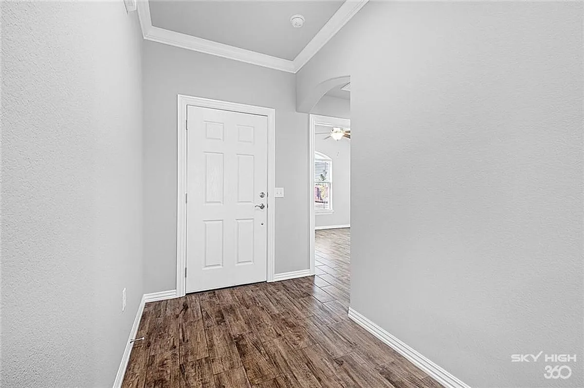 Building Photo - 53 W Geranium Ln