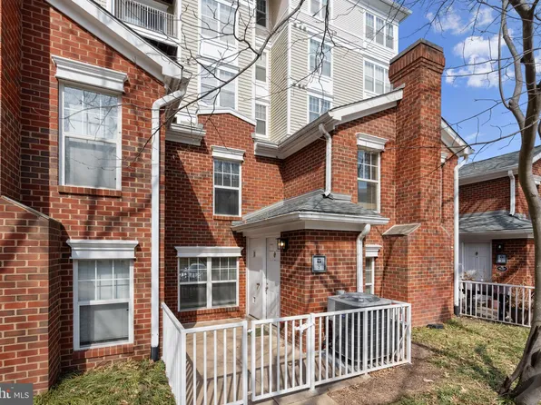 1625 International Dr #Townhouse 2, McLean, VA 22102