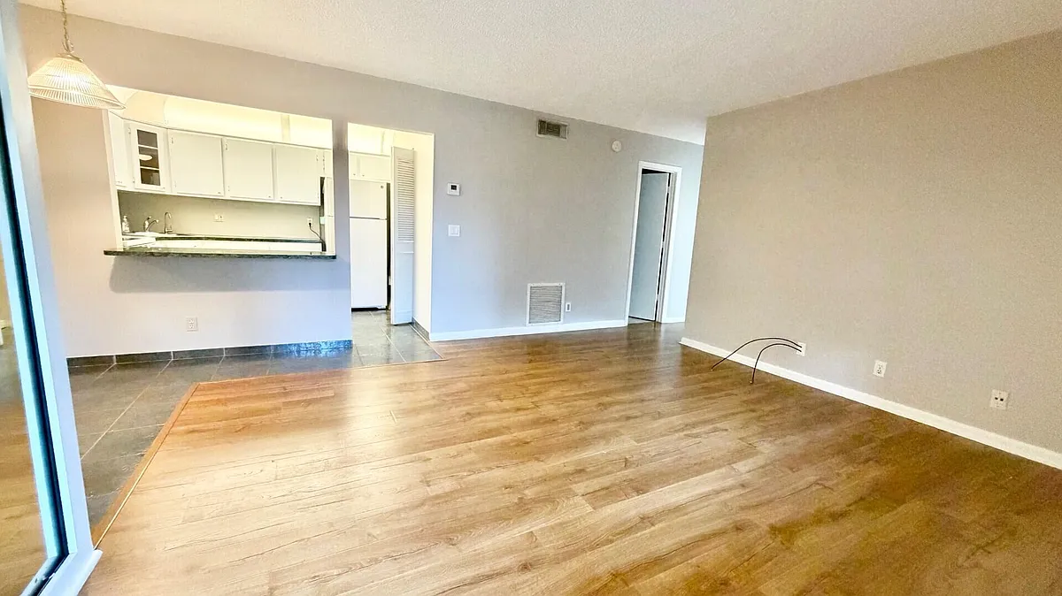 Building Photo - 4717 Sable Pine Cir #D1