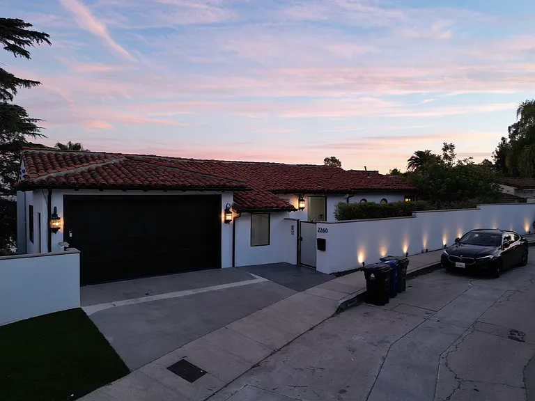 2260 Maravilla Dr — Photo 7