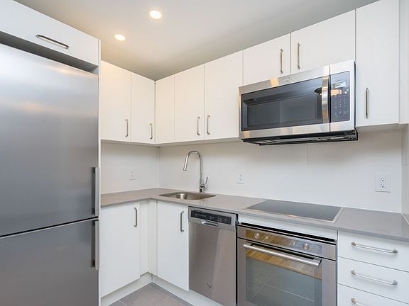 2nd image of 110 Oriole Pkwy #817254