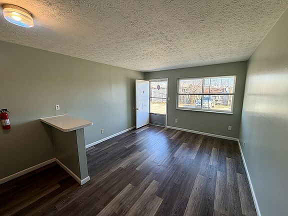 3rd image of 1143 Clay Ave Unit 8