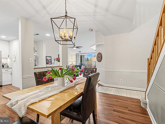 5th image of 605 Admiral Dr Unit 301