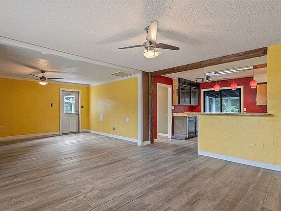 5th image of 1004 Joye St
