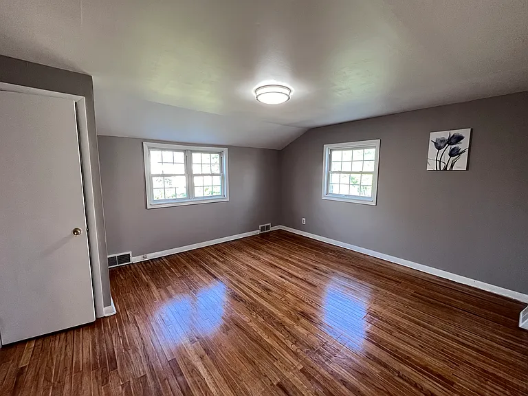 224 Pleasant Valley Rd — Photo 10