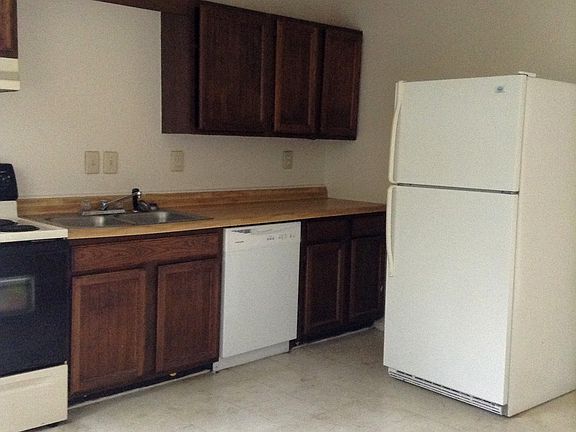 3rd image of 1007 Oak St APT 4