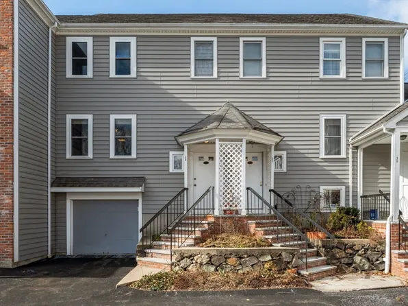 84 Walpole St APT 3B, Canton, MA 02021