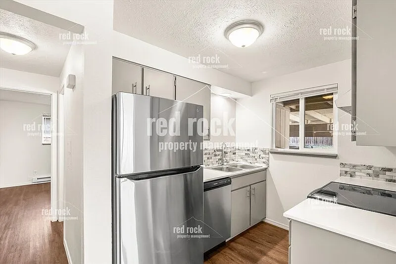 2 bed, 1.0 bath, 810 sqft, $1,595 — Photo 1