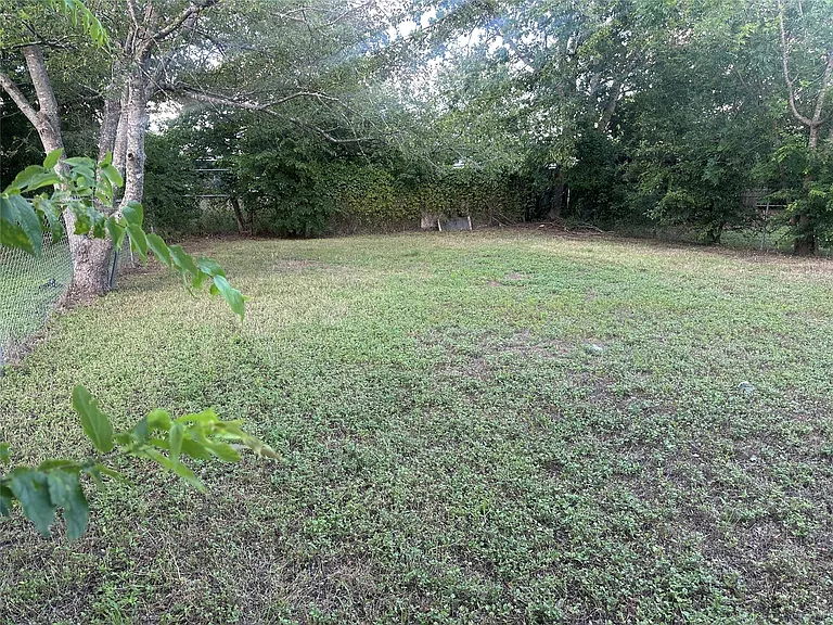 2602 S Bagdad Rd #A — Photo 26