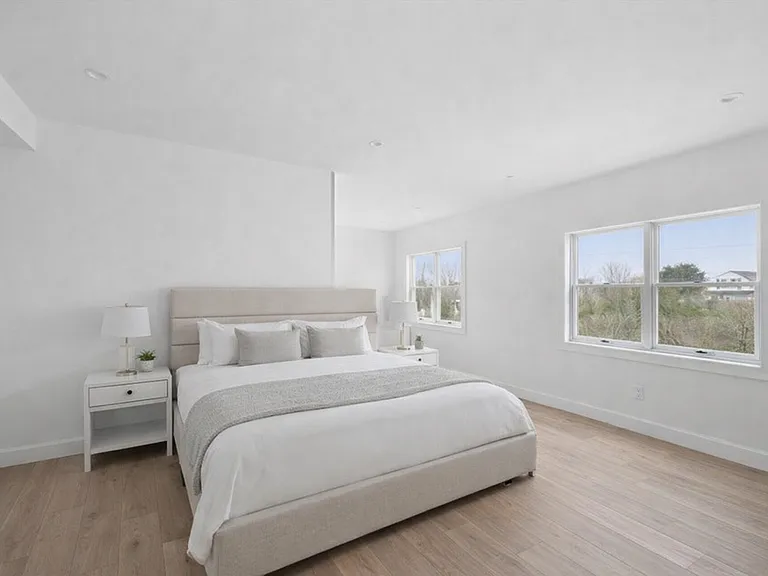 61 Dune Rd — Photo 10