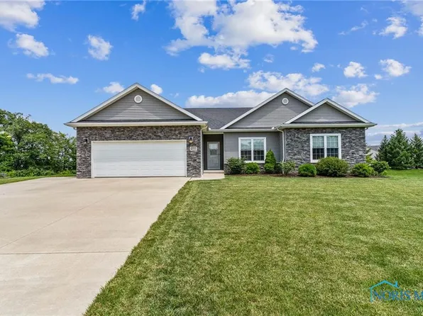 3525 Magnolia Dr, Findlay, OH 45840