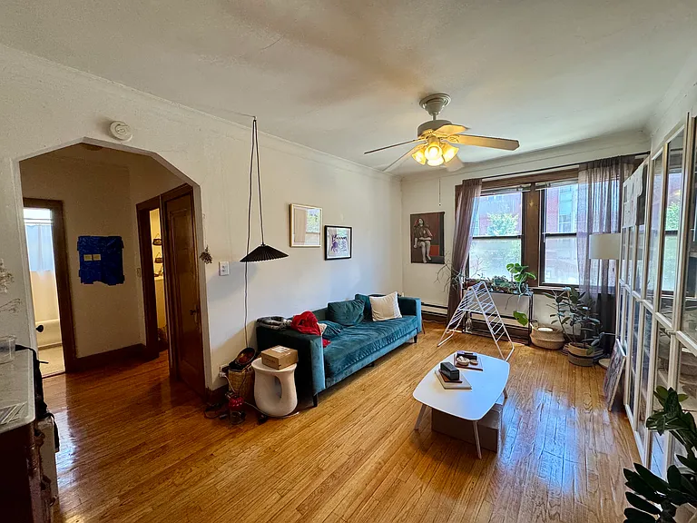 748 W Webster Ave #203 — Photo 2