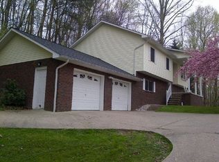 1662 Lakewood Dr, Charleston, WV 25312