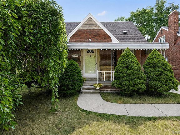 4th image of 20930 Redmond Ave
