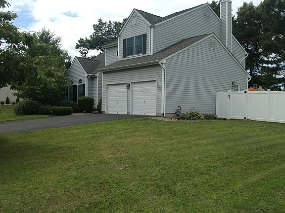 2nd image of 223 Brittany Ln
