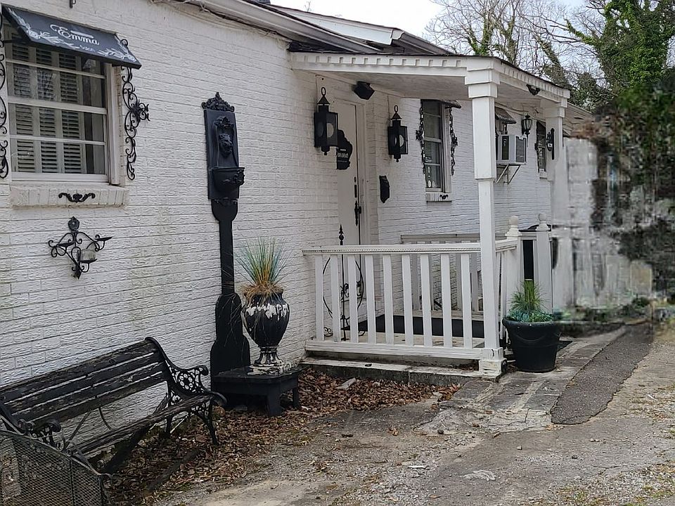 1st image of 2504 Oakwood Ave NE