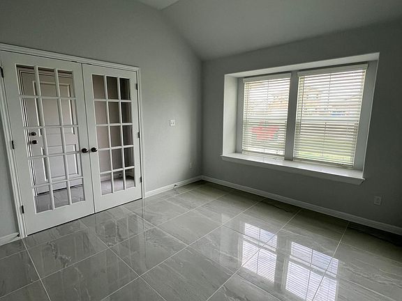 4th Room can be use as study-office-playroom-
