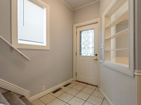 4th image of 1784 Bennett St