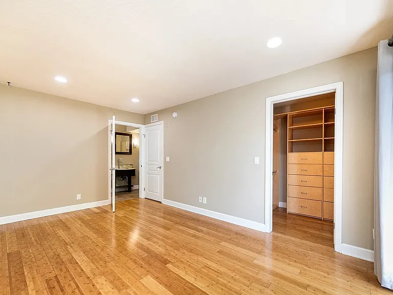 1633 S Bentley Ave #5H — Photo 4