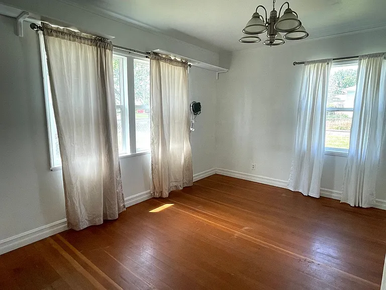 703 Winslow Ave — Photo 8