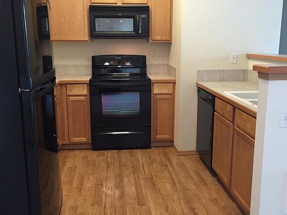 4th image of 10007 186th St E Unit 228