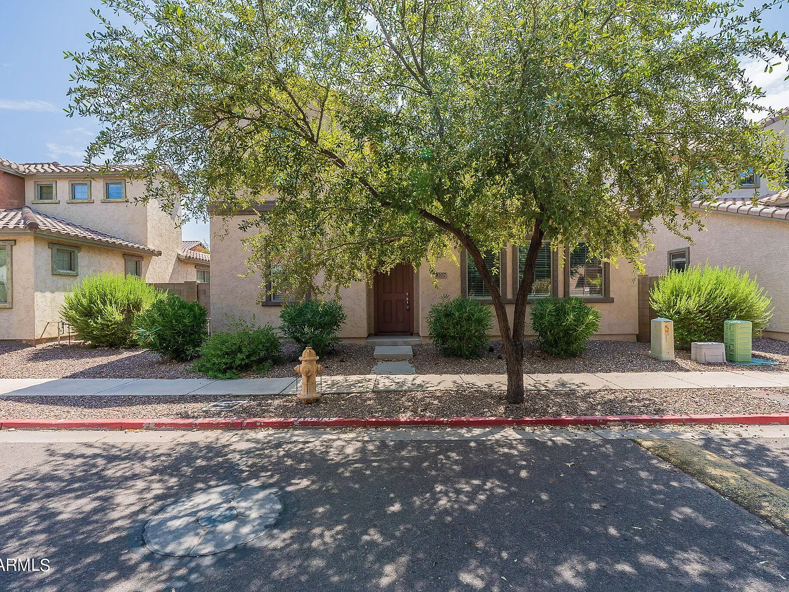 4 bed, 3.0 bath, 2018 sqft, $2,250 — Photo 2