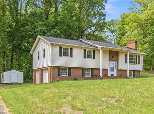 104 Windover Dr, Pinnacle, NC 27043
