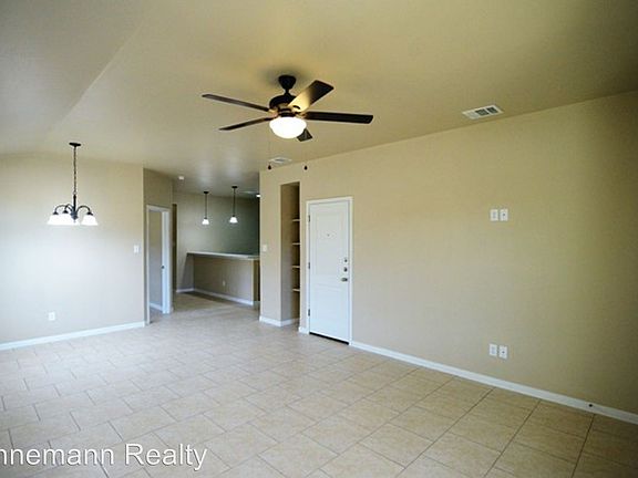 2nd image of 4400 Ivory Ln #A