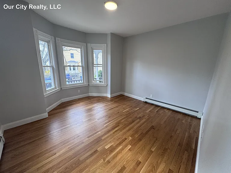 91 Cushing St #1 — Photo 3