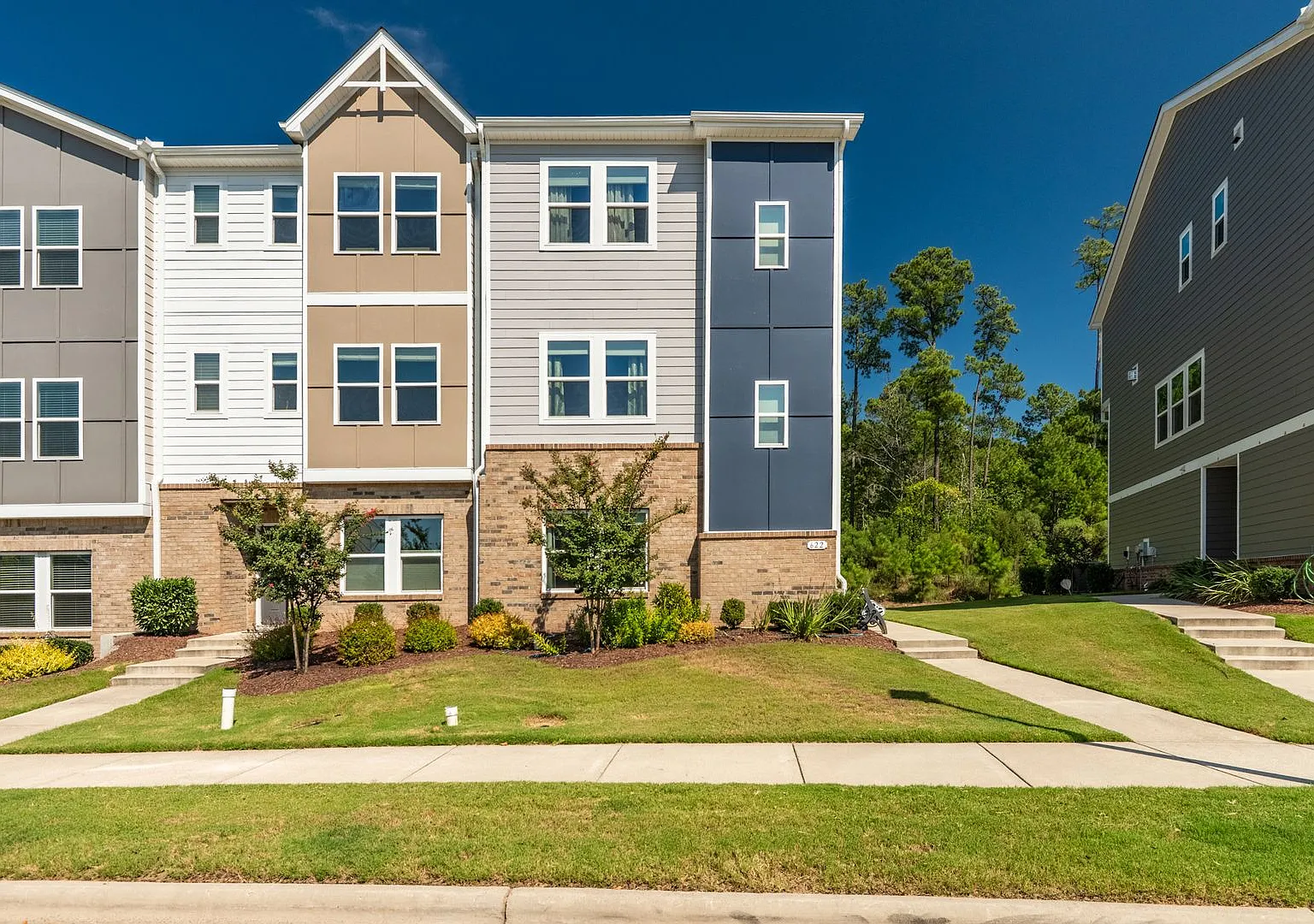 Available December 1st! Spacious 4-bedroom, 3.5-bath home townhouse in Cary! — Photo 1