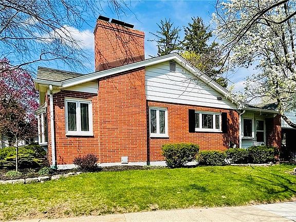 4th image of 586 Woodview Dr